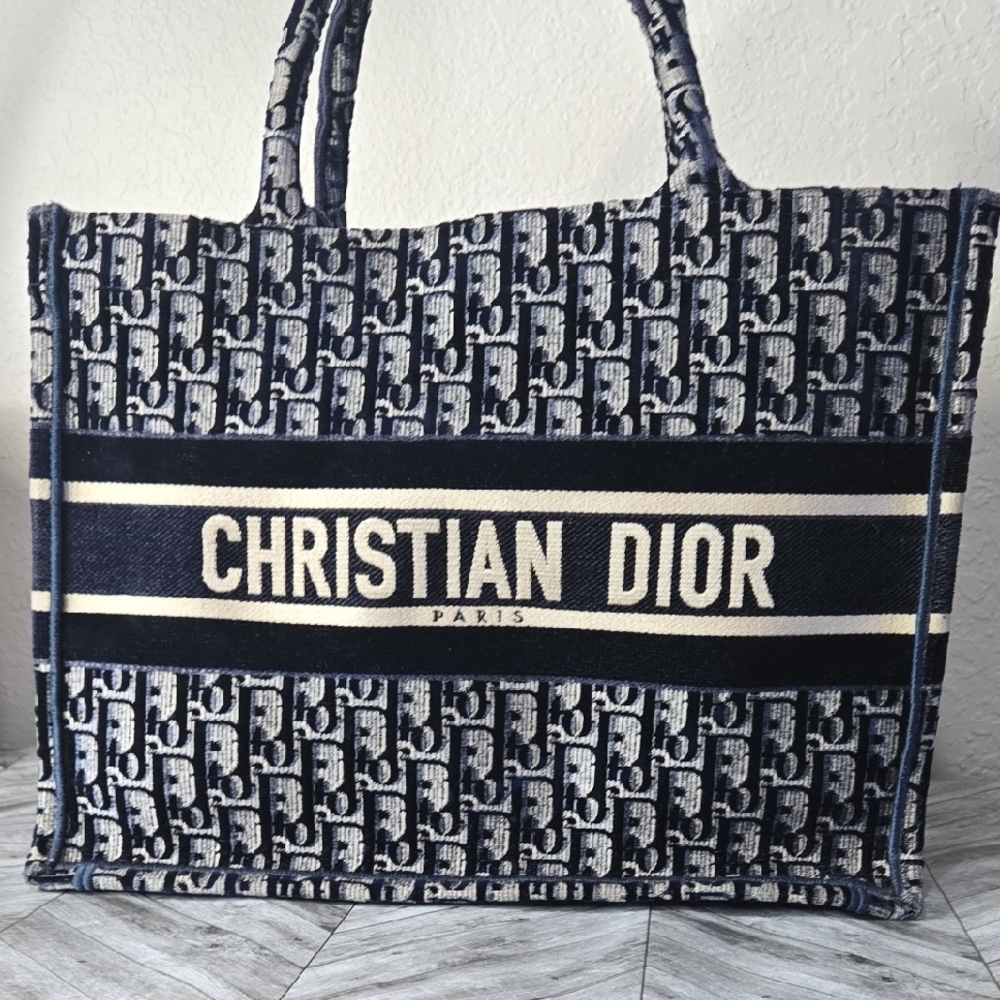 Christian Dior Blue and White Tote Bag - Picture 3 of 15